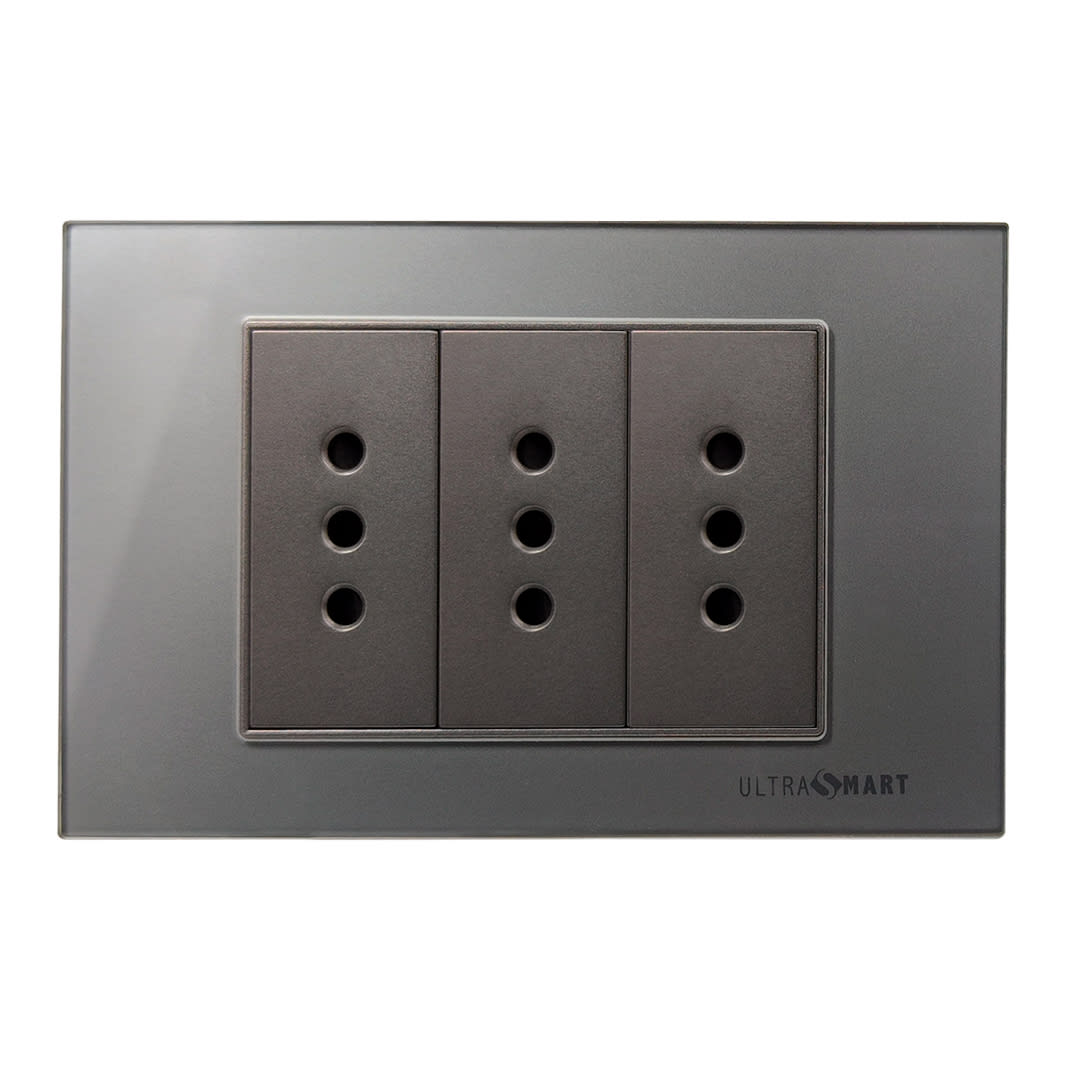 Tomacorriente Triple 10A Linea Crystal Grey