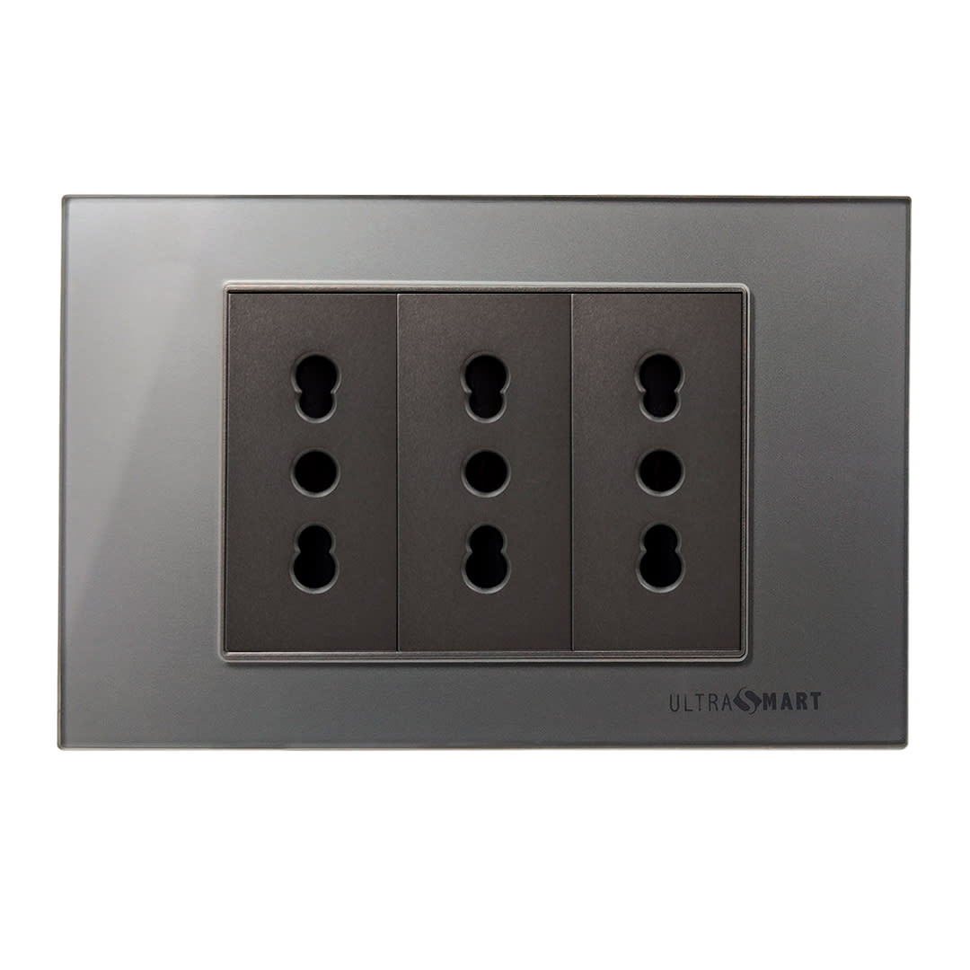 Tomacorriente Triple 10A/16A UltraSmart Linea Crystal Grey